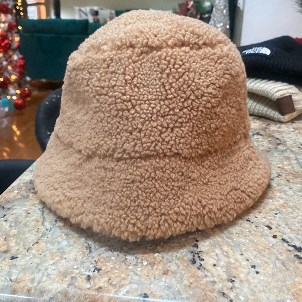 Zara style Hm fur bucket hat